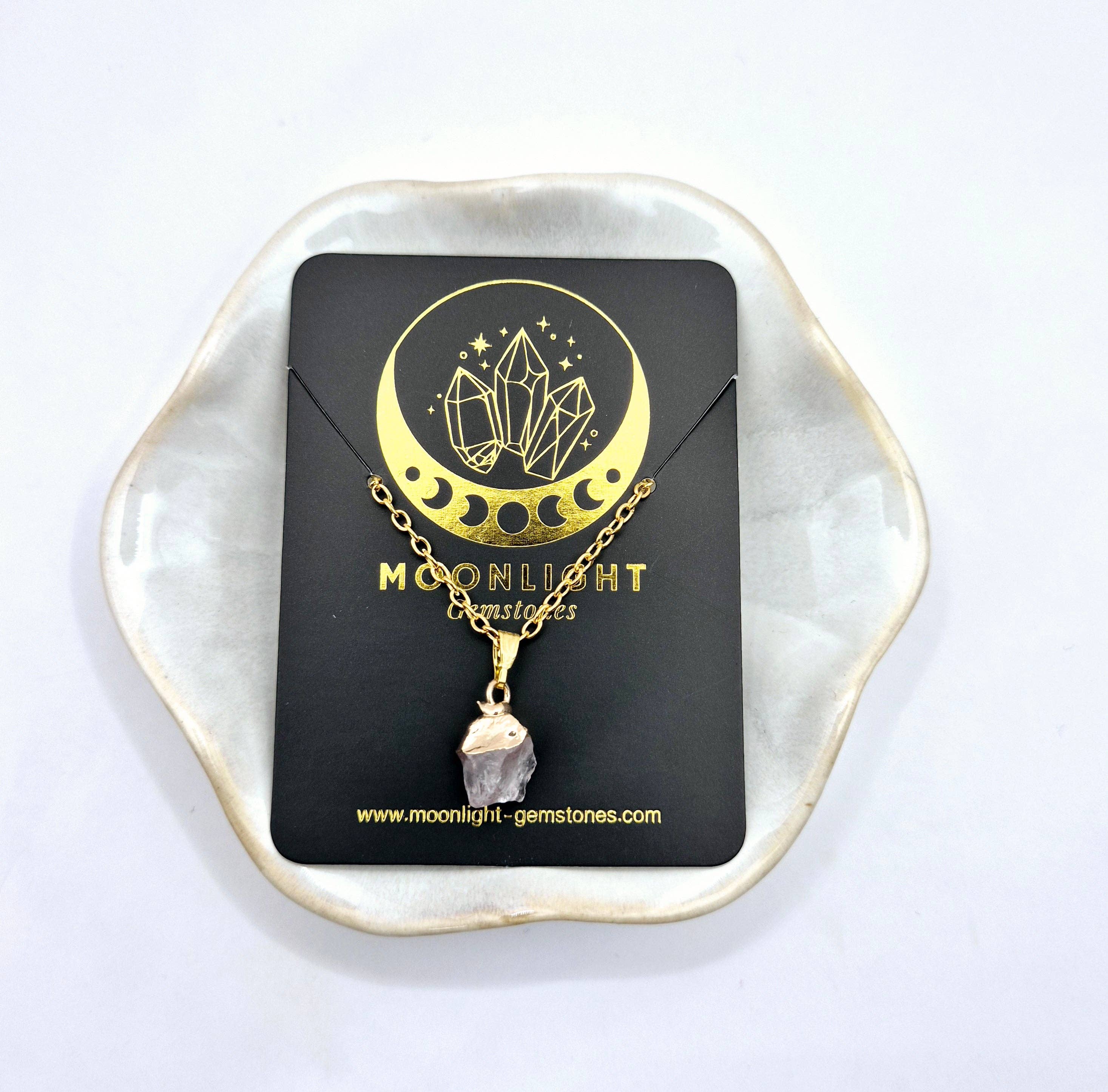 Goudkleurige ketting met ruwe rozenkwarts